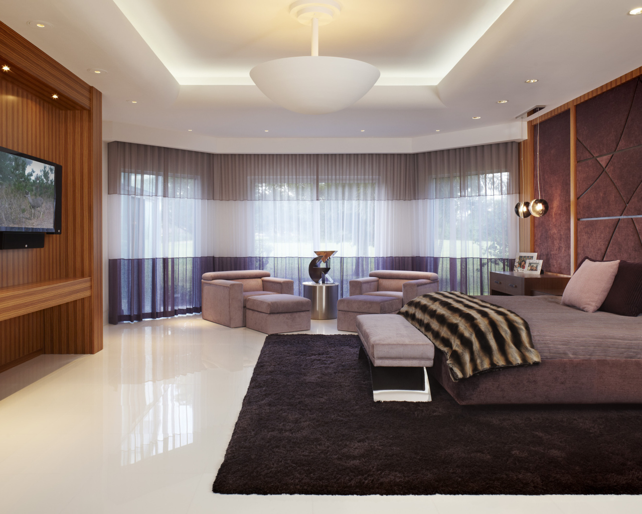 Большая просторная спальня