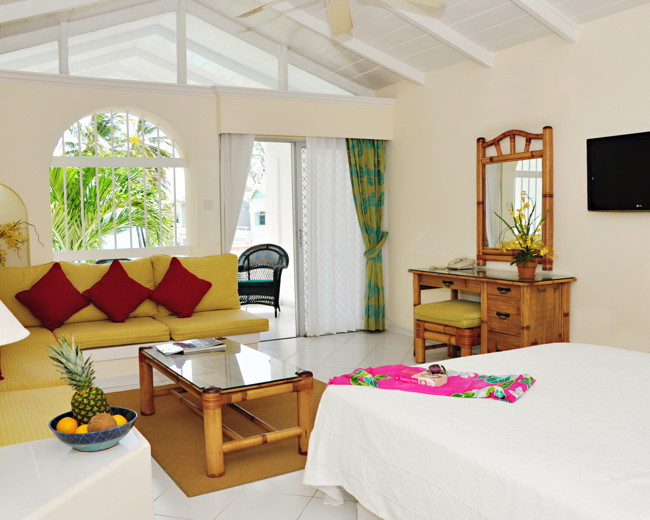 Гостиная под крышей