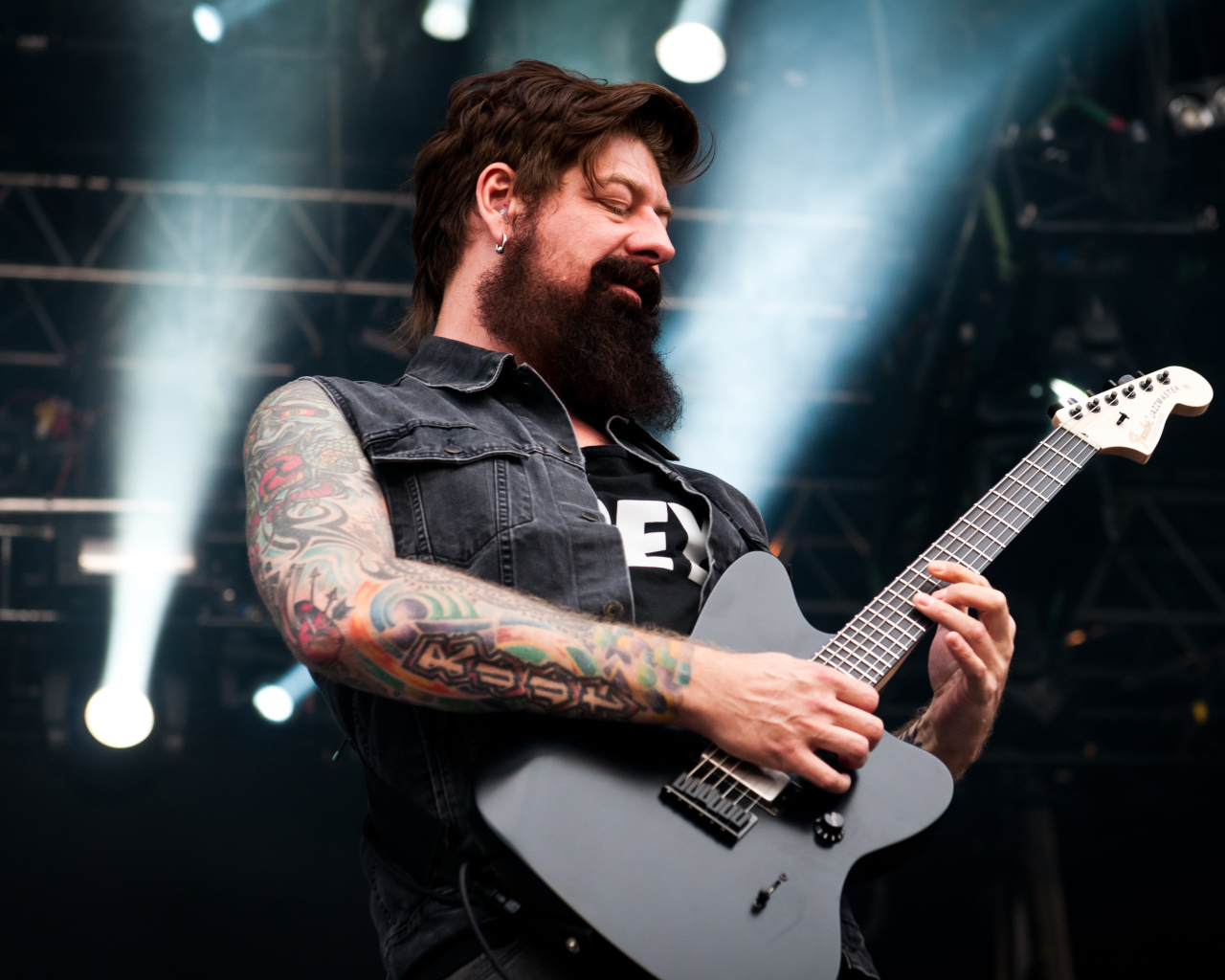 Музыкант с тату