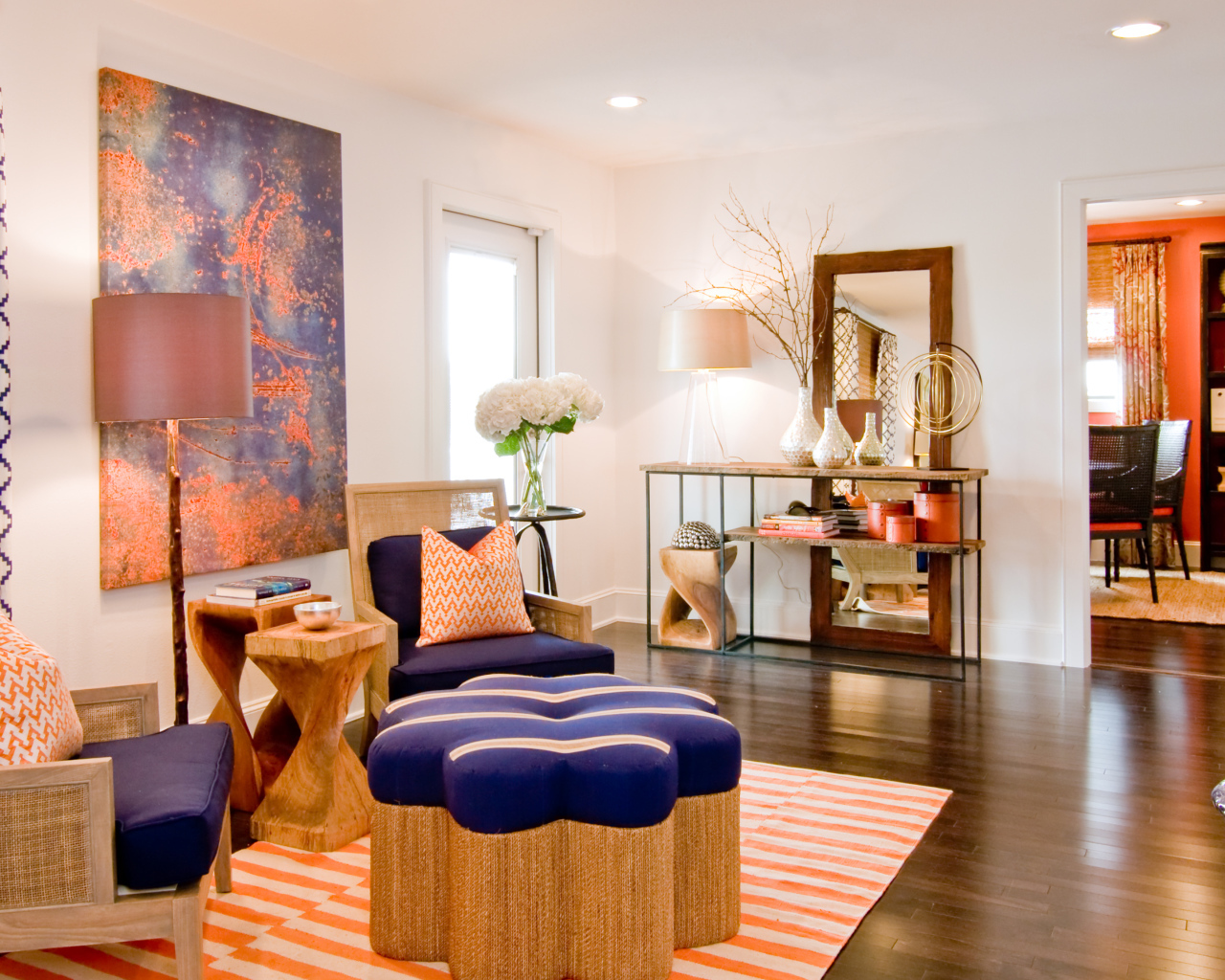 Пуфики в гостиной