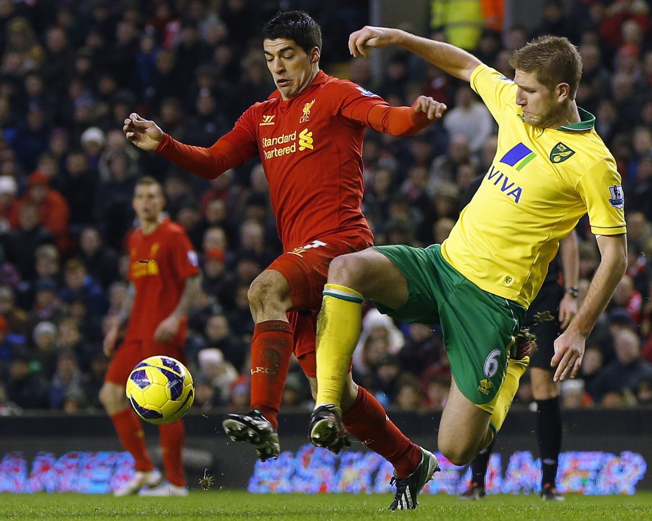 Популярный Футбольный клуб Англии Норвич