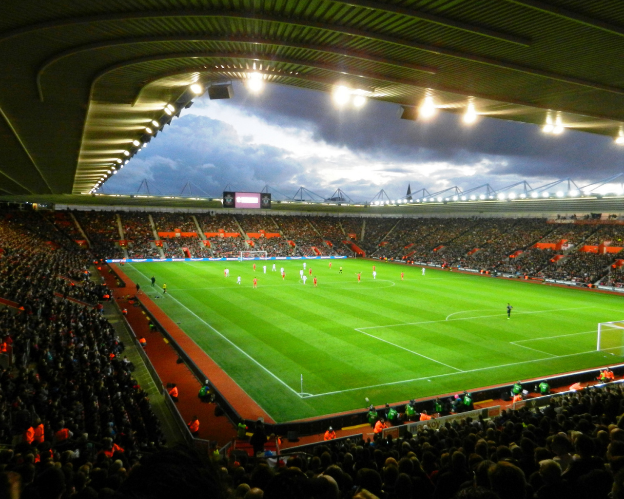 Популярный Футбольный клуб Англии Суонси Сити