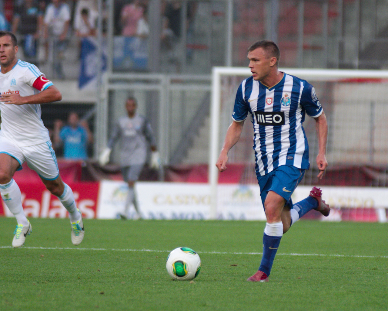 Полузащитник Порту Марат Измайлов