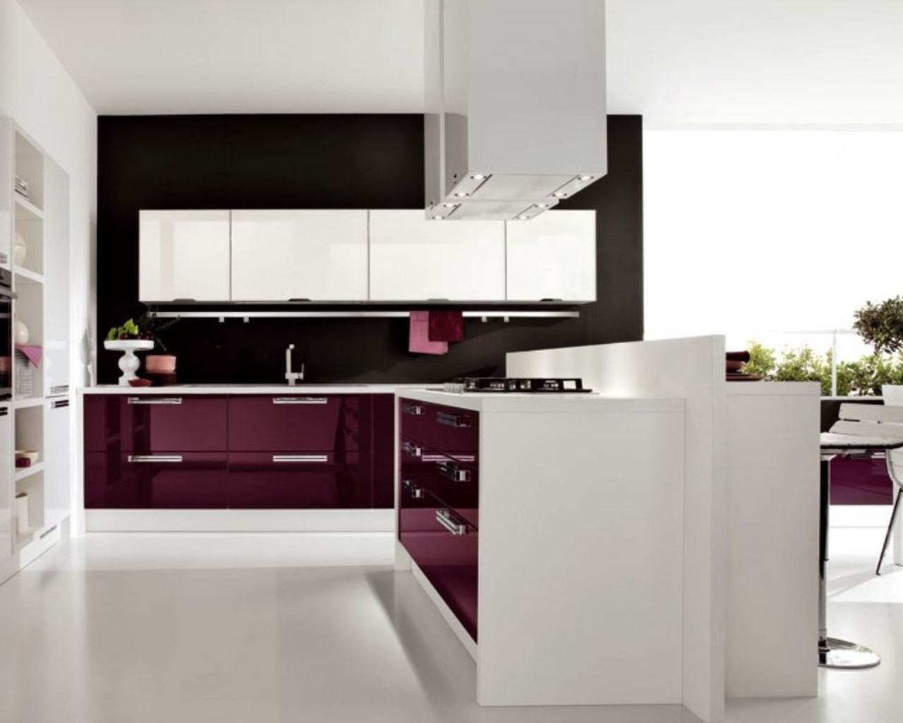 Лиловый цвет мебели на кухне