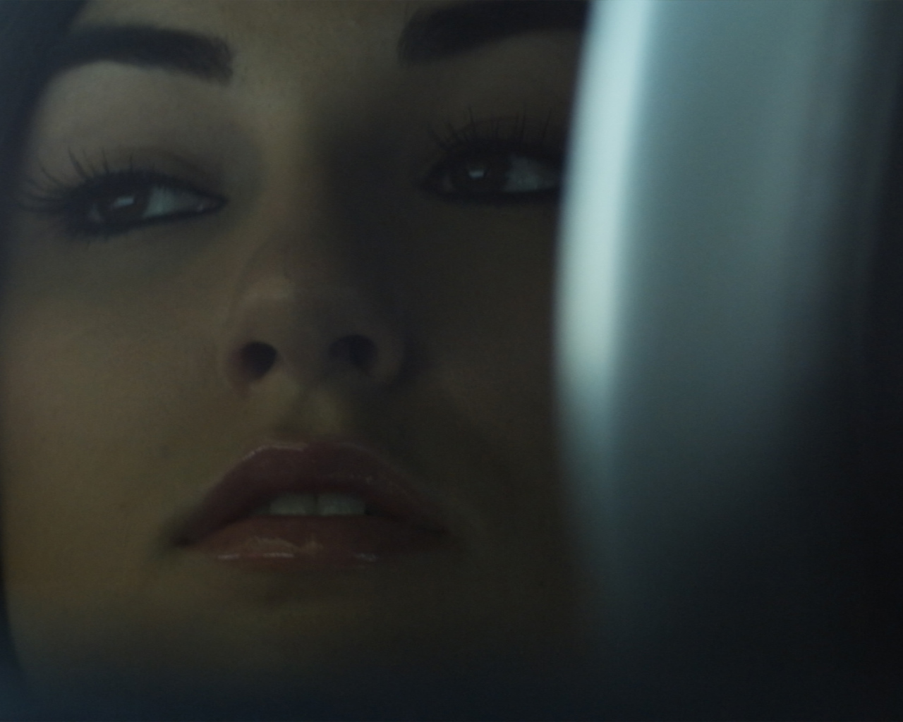 Саша Грей в машине