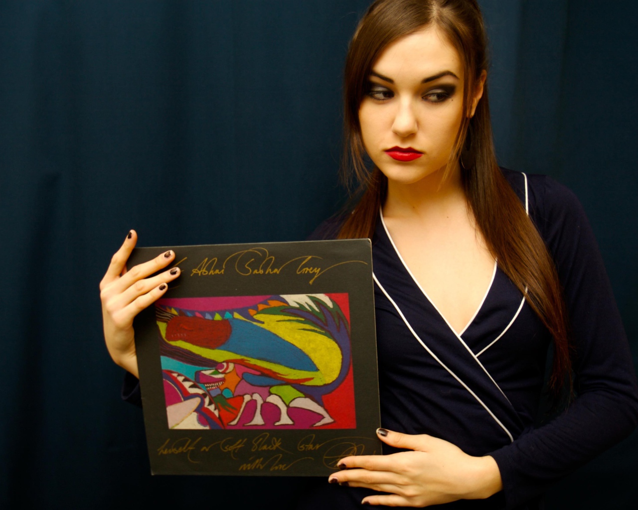 Саша Грей макияж с красной помадой