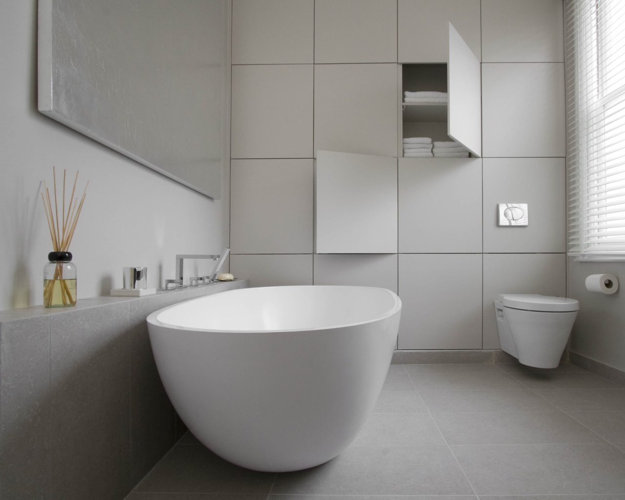 Полочки для хранения ванных принадлежностей