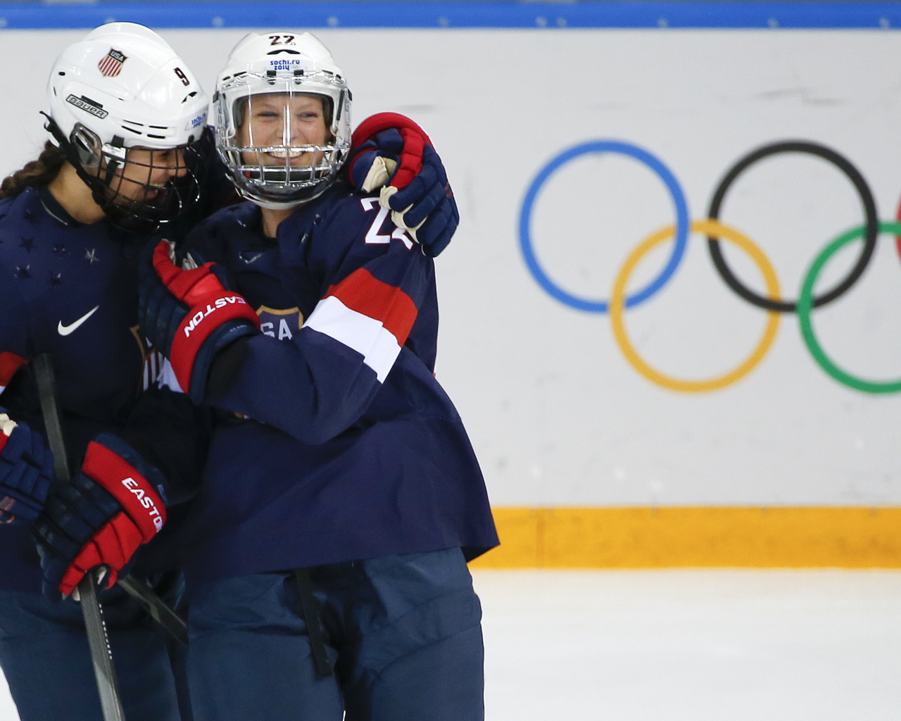 Обладательницы серебряной медали женская хоккейная сборная из США