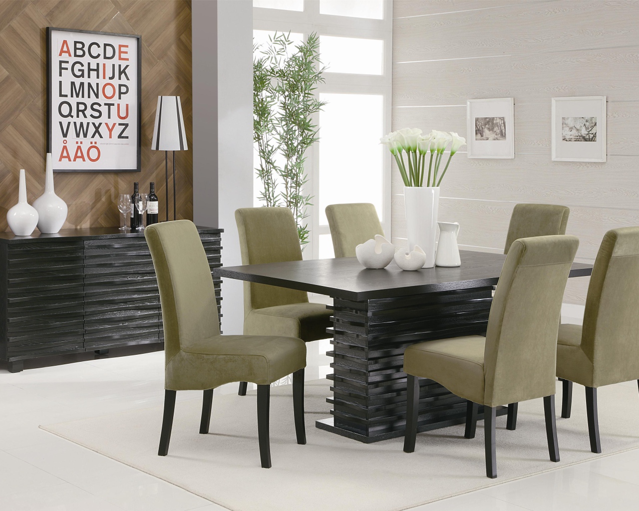 Азбука на стене в столовой