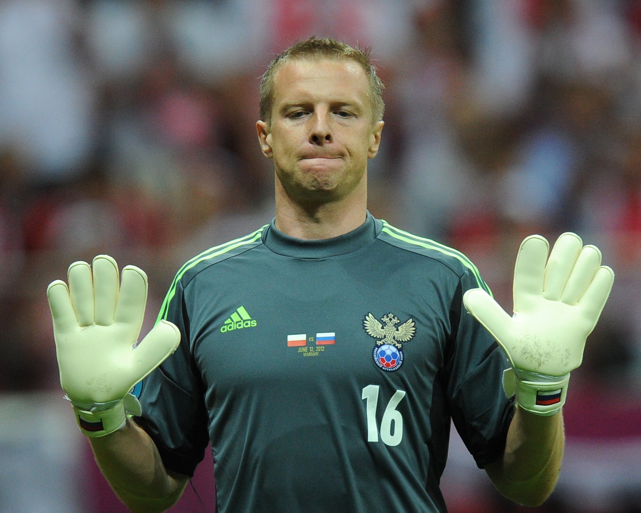 Блистательный вратарь Российской сборной Вячеслав Малафеев