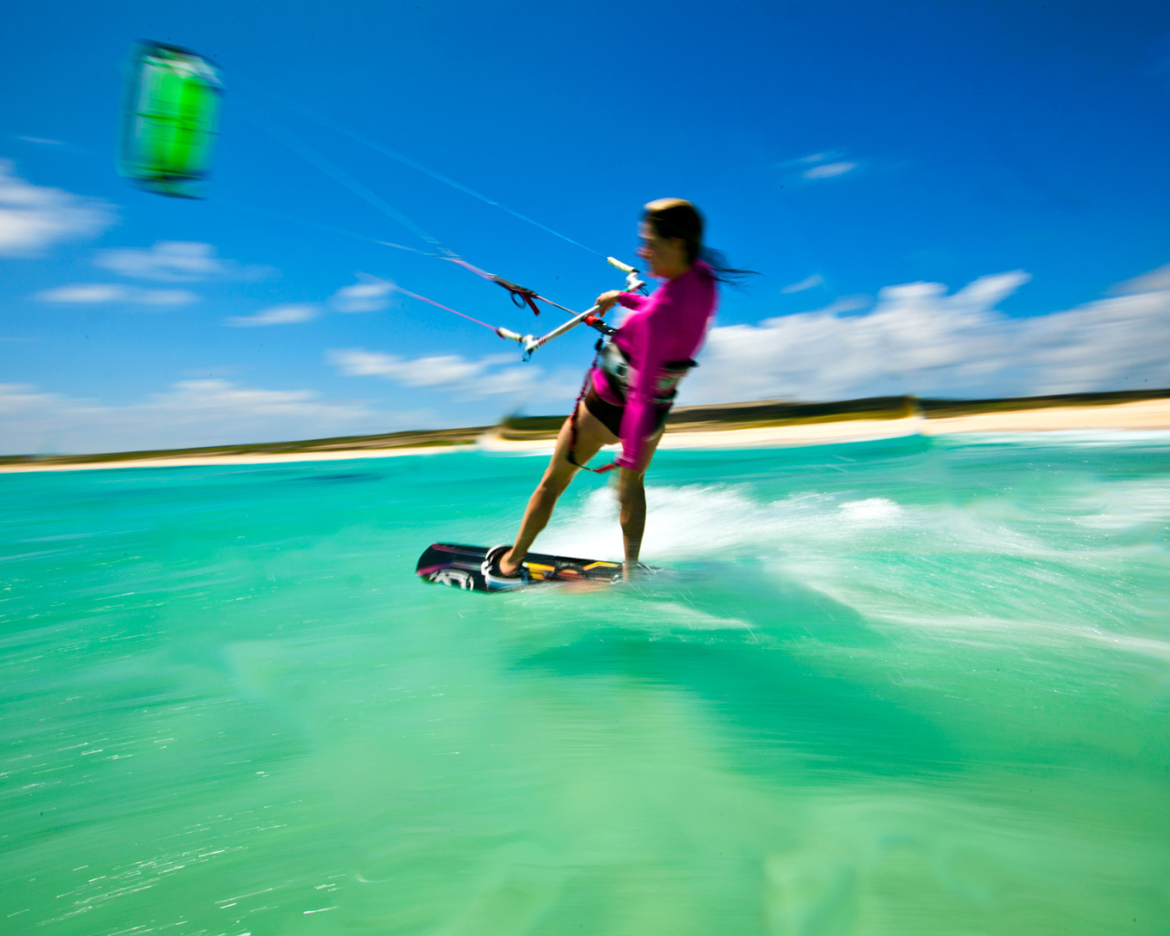 Девушка серфинг