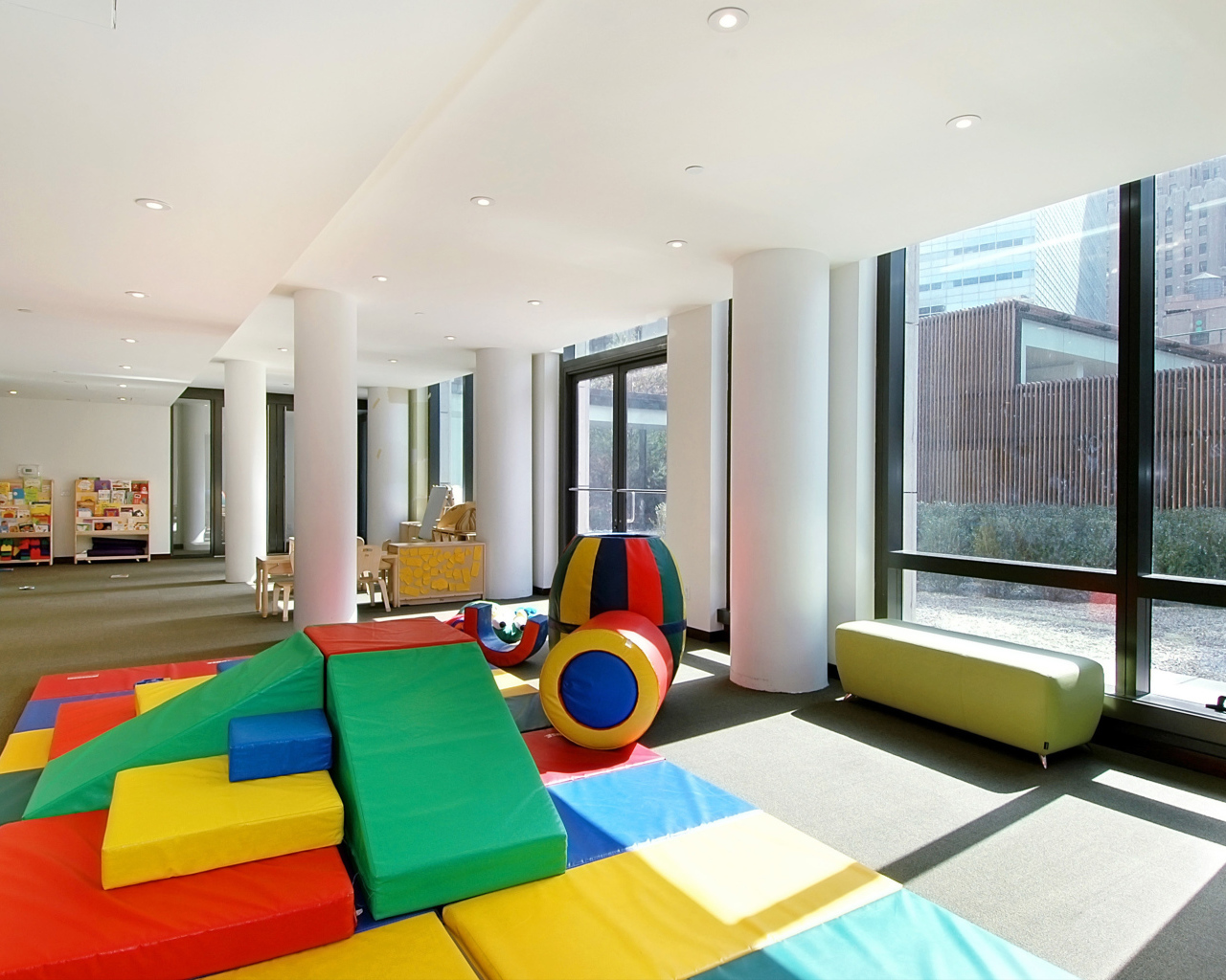 Просторная детская комната