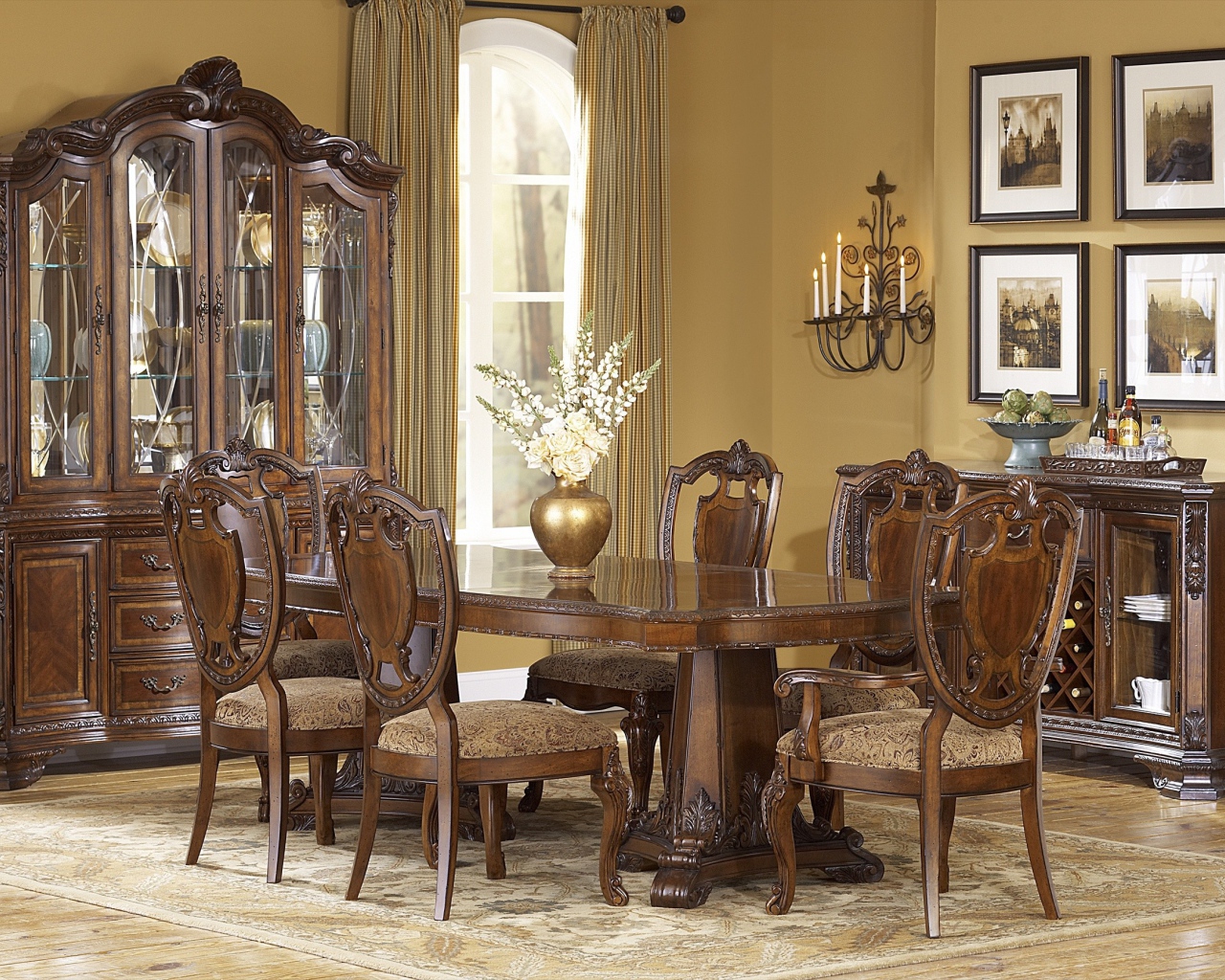 Традиционное оформление столовой