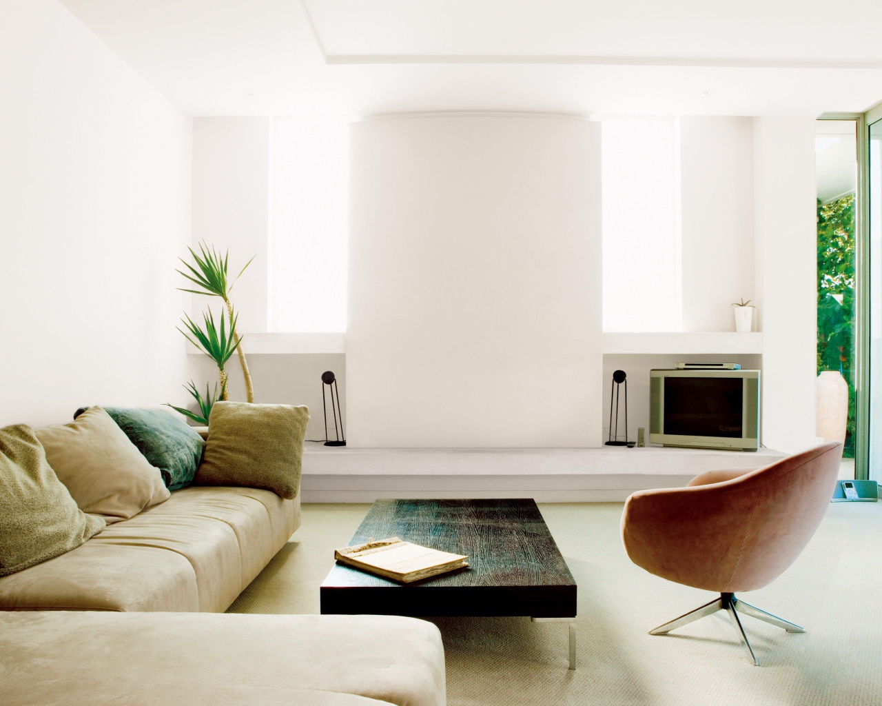 Очень светлая гостиная