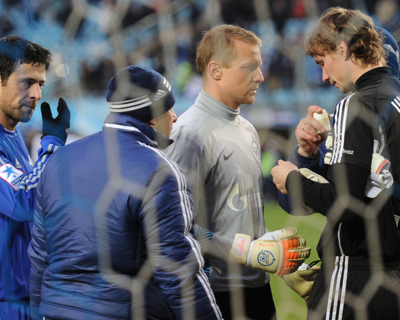 Вячеслав Малафеев голкипер сборной РФ за работой