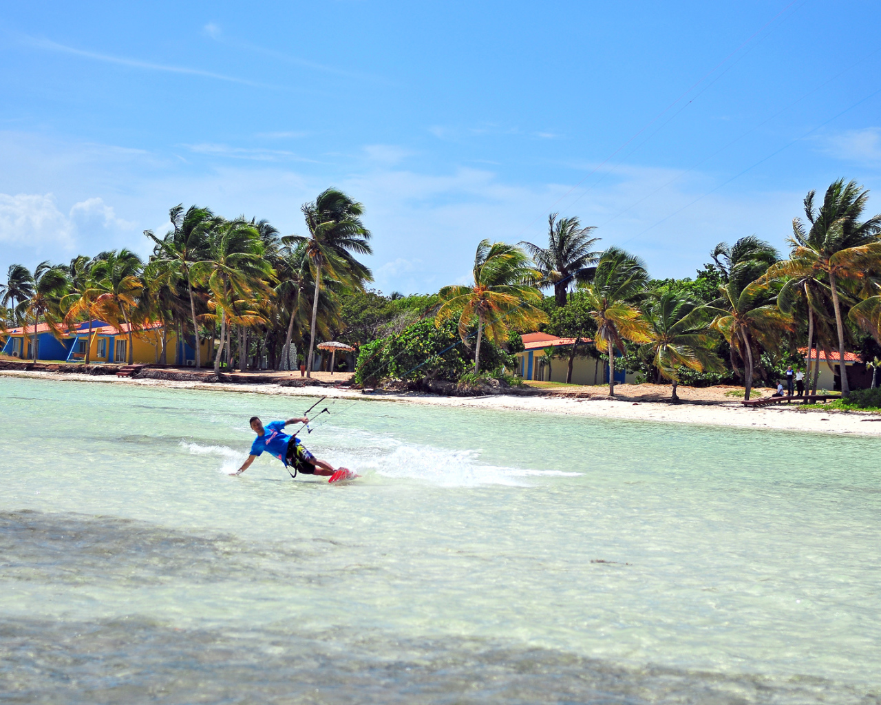Катание на водных лыжах на курорте Кайо Гильермо, Куба