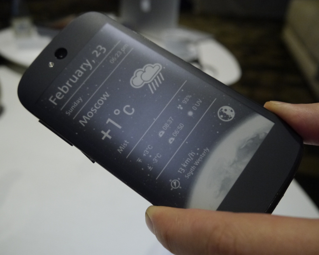 Прогноз погоды от YotaPhone 2