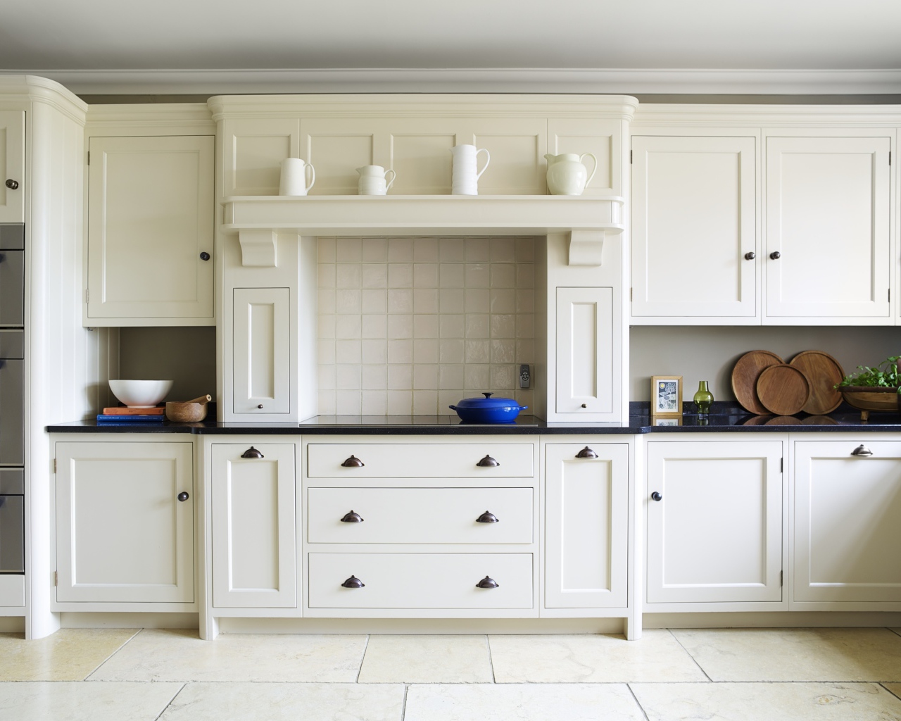 Белая мебель для кухни