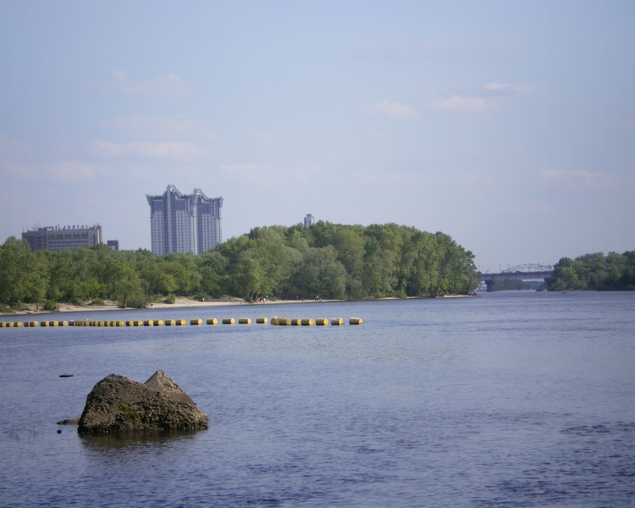 Широкие просторы Днепра в Киеве