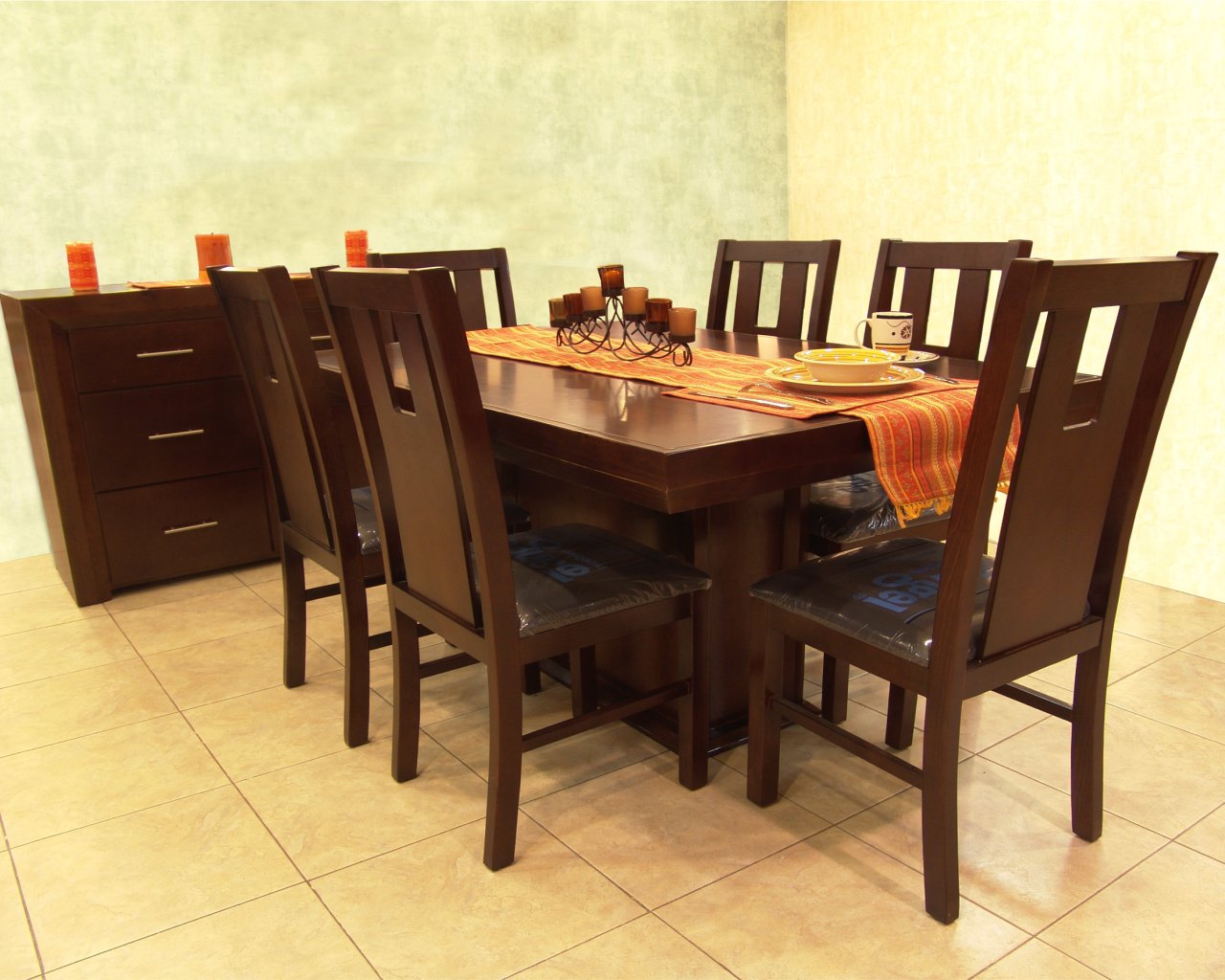 Деревянная мебель для столовой