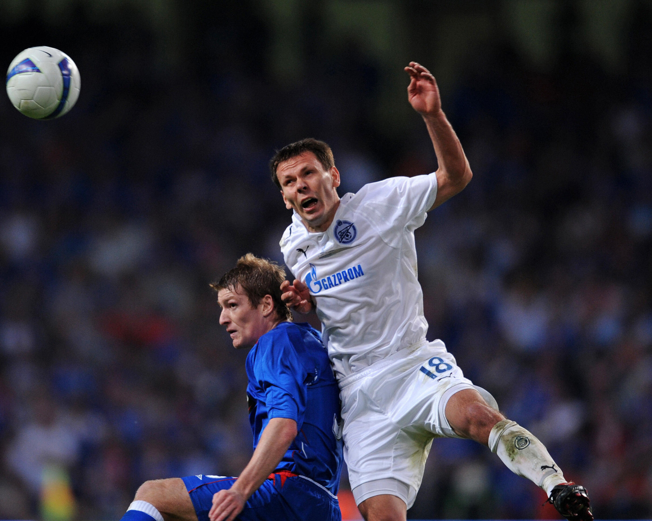 Константин Зырянов полузащитник Зенита в игре