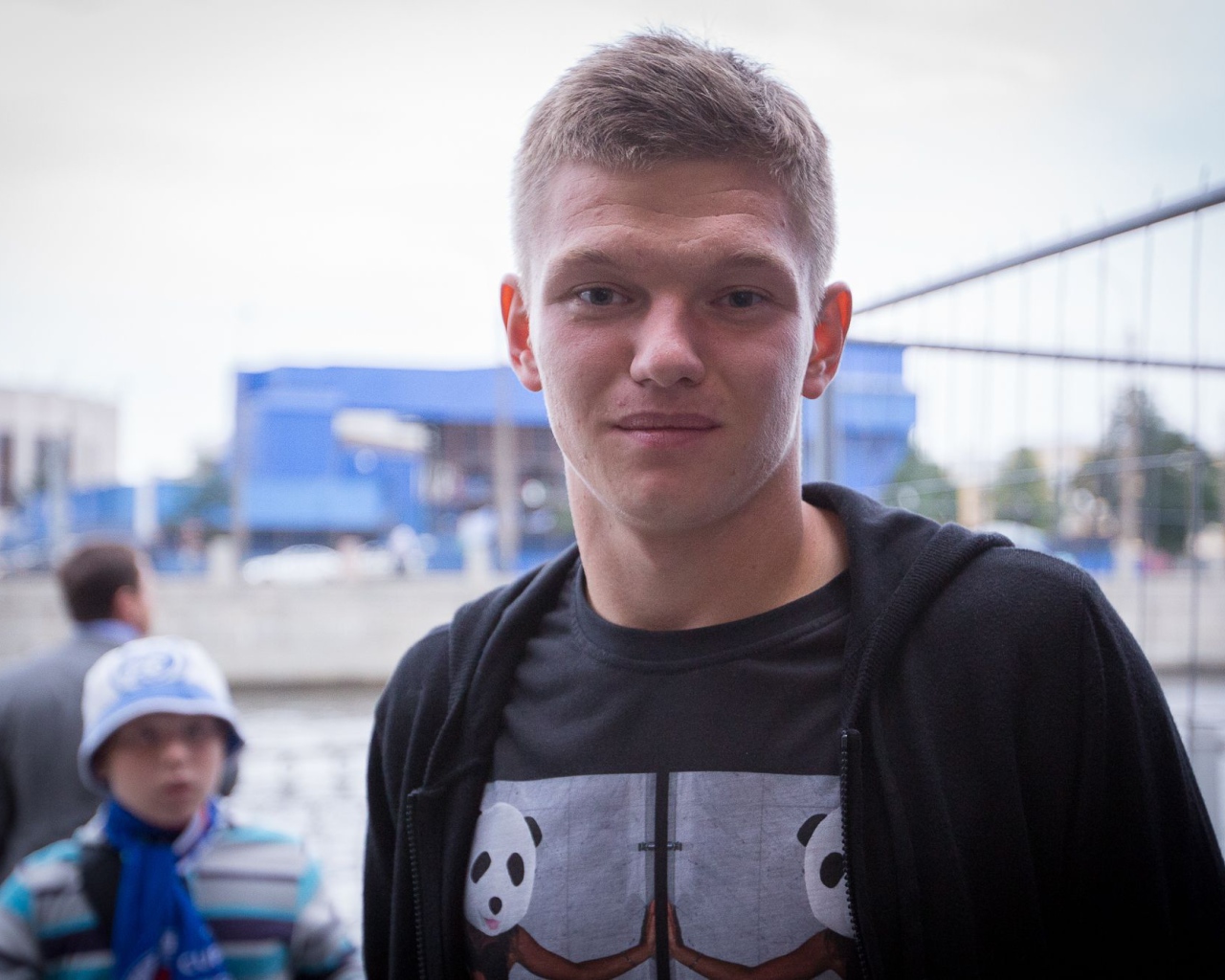 Полузащитник Зенита Олег Шатов