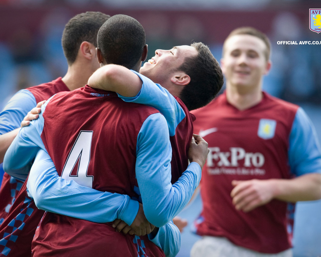 Известный клуб Астон Вилла