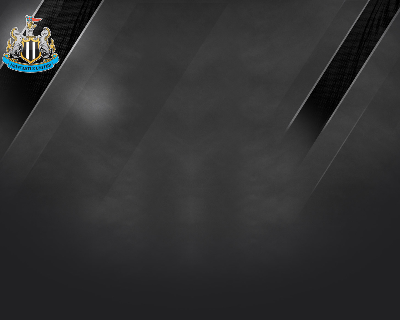 Известный футбольный клуб Ньюкасл Юнайтед