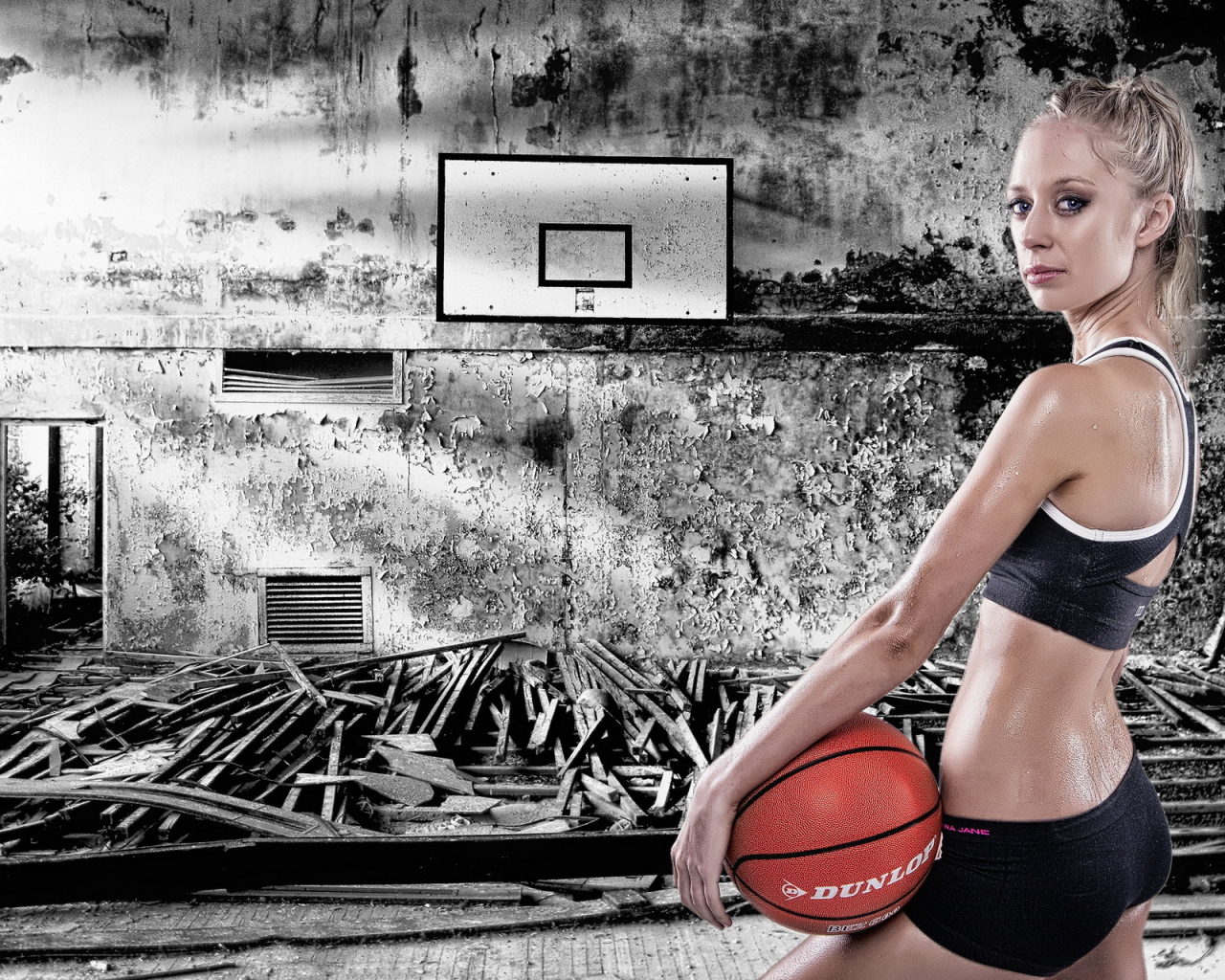 Девушка баскетболистка