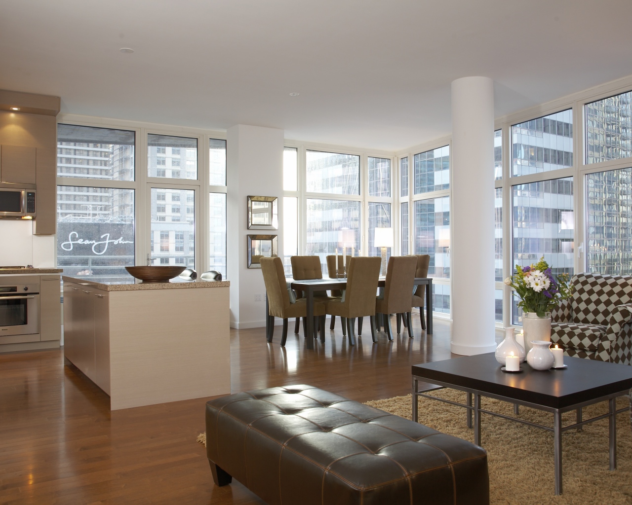 Комната в мегаполисе