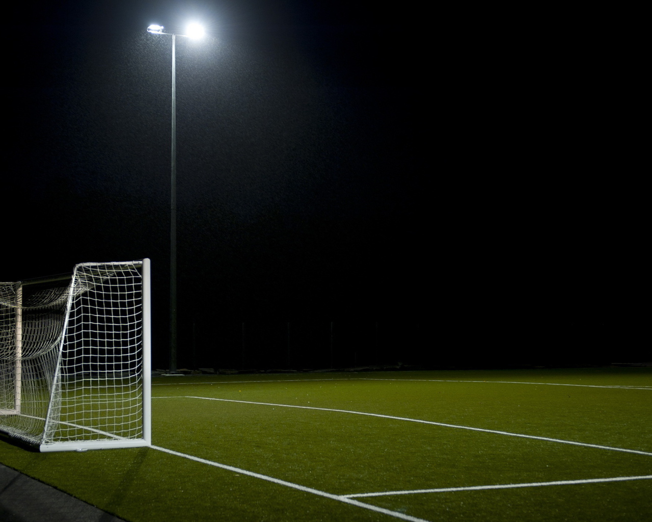 Поле ждет игроков