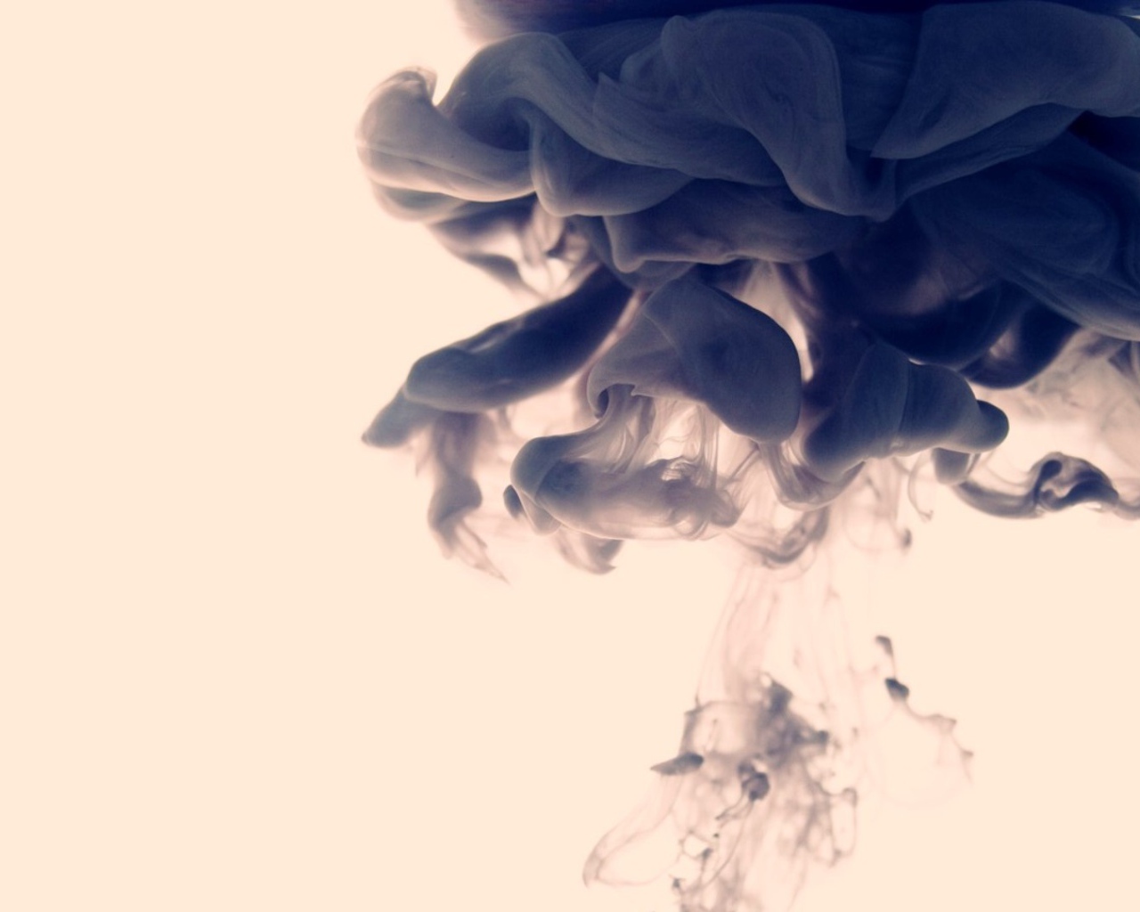 Облако черного дыма