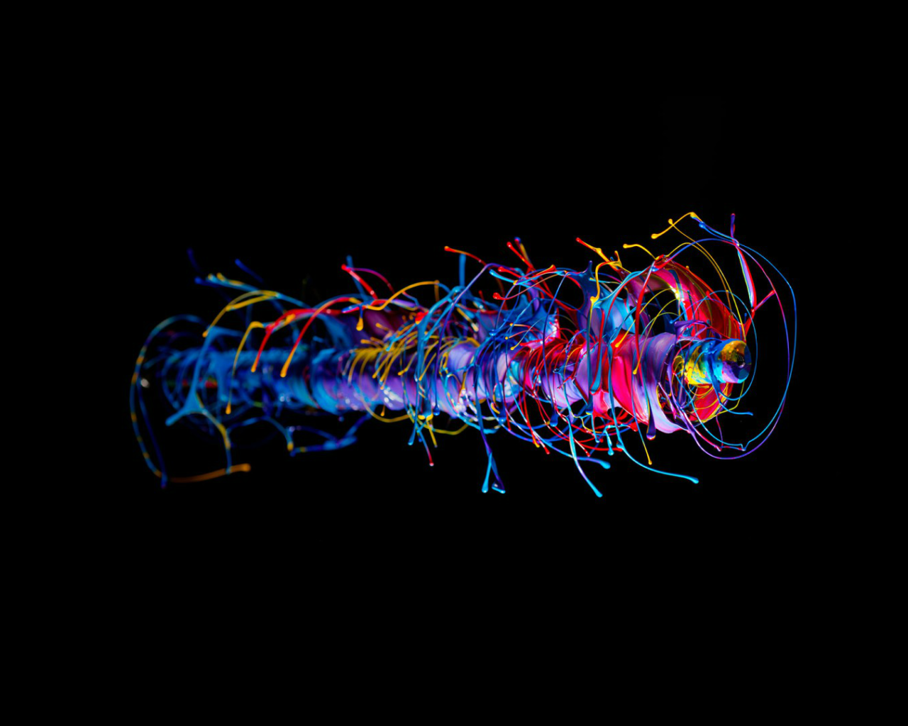 Красочная абстракция на черном фоне