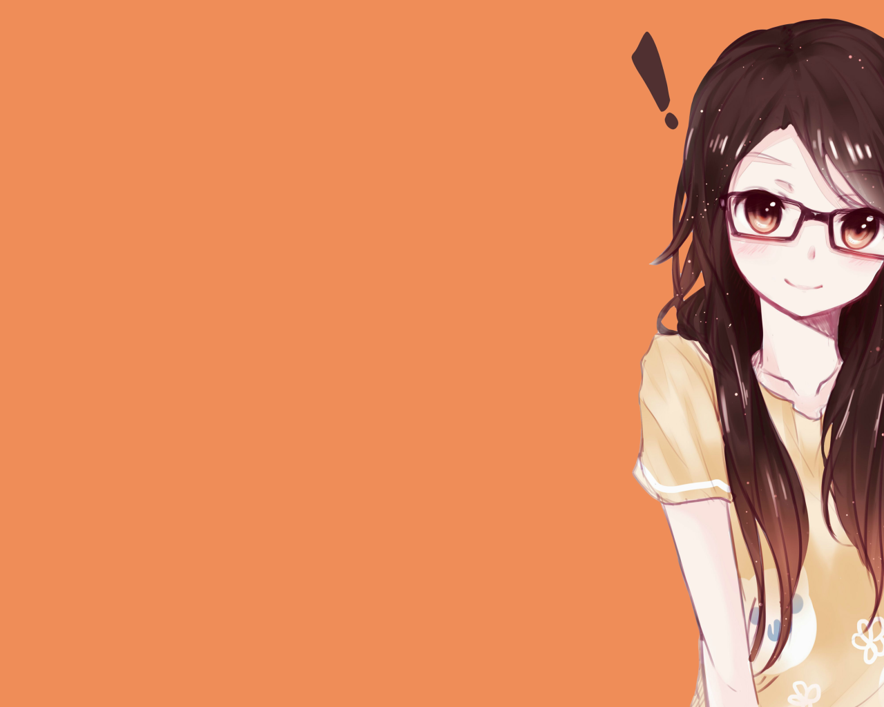 Аниме девочка в очках на оранжевом фоне