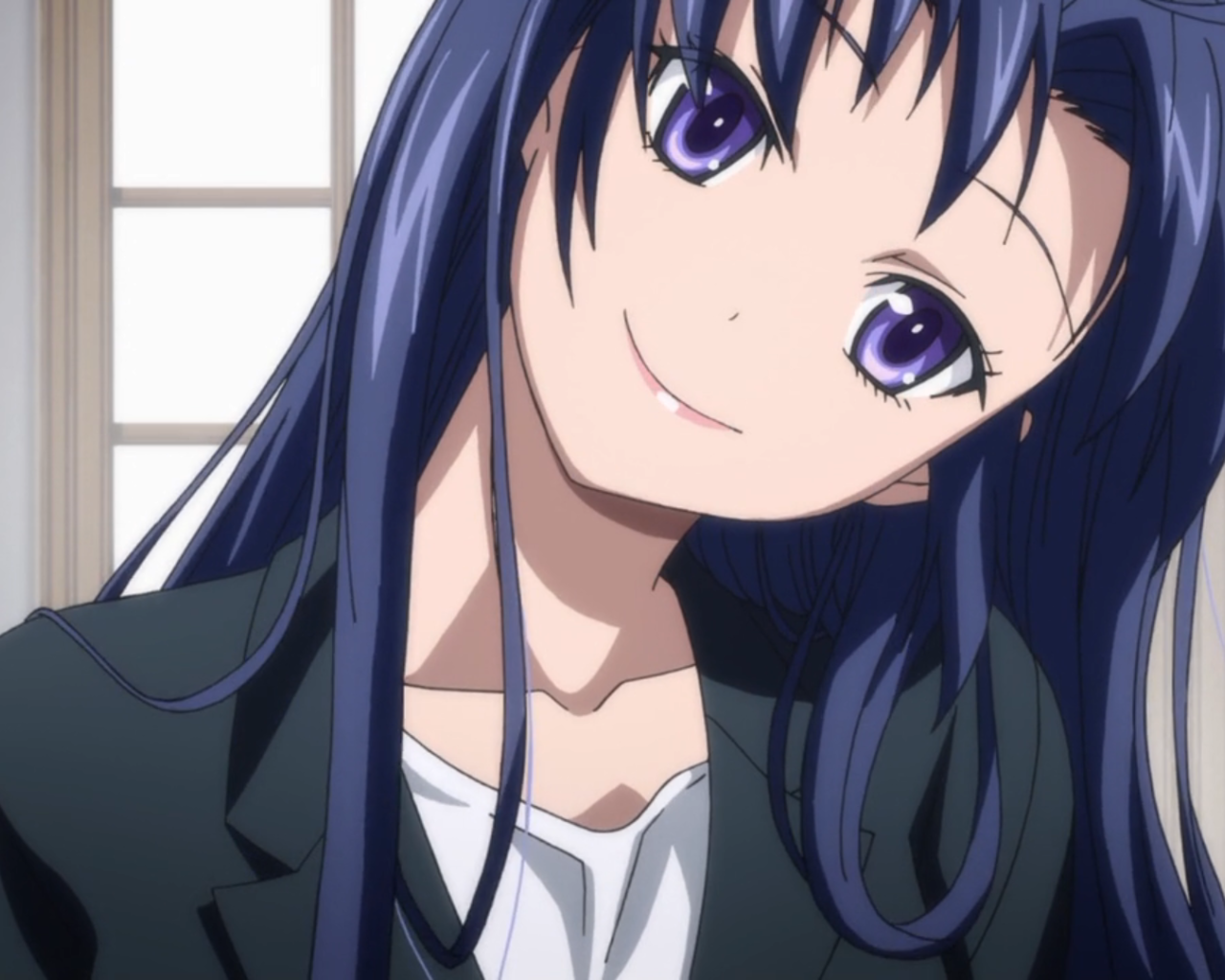 Девушка брюнетка в аниме Моя кузина - инопланетянка