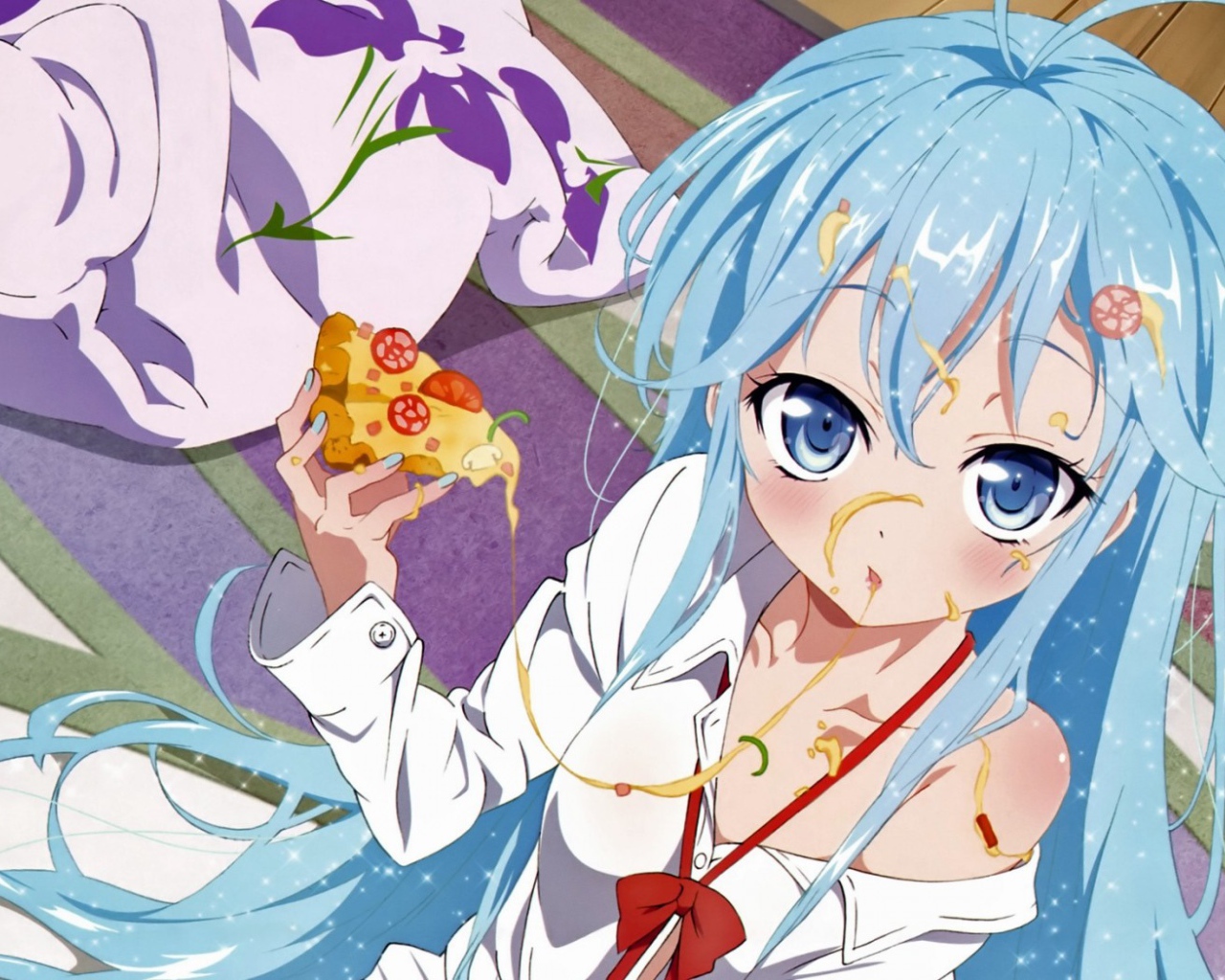 Девушка ест пиццу в аниме Моя кузина - инопланетянка