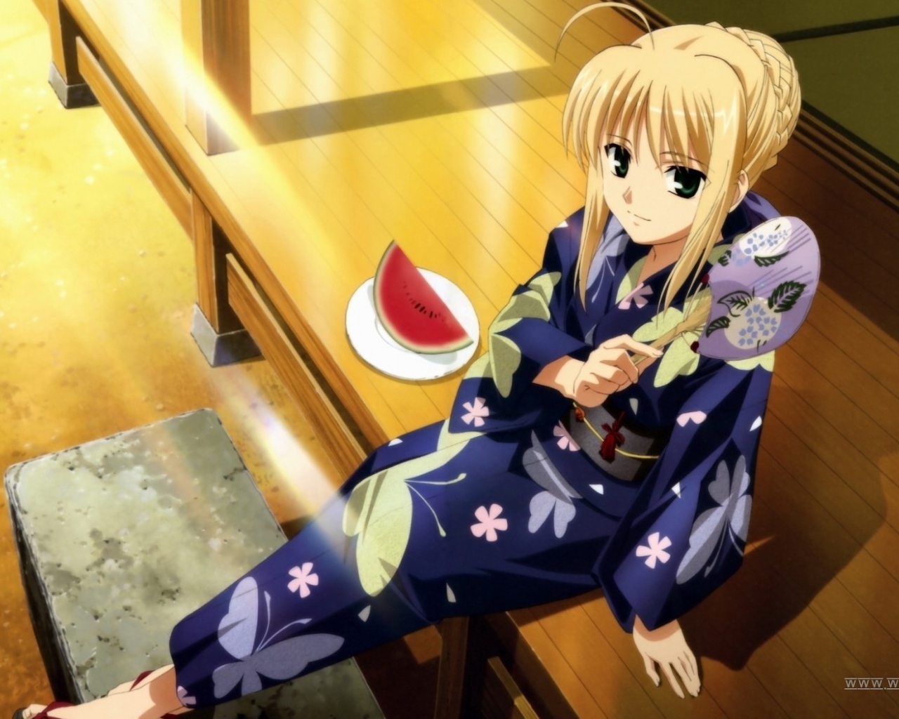 Девушка кушает арбуз в аниме Fate Series