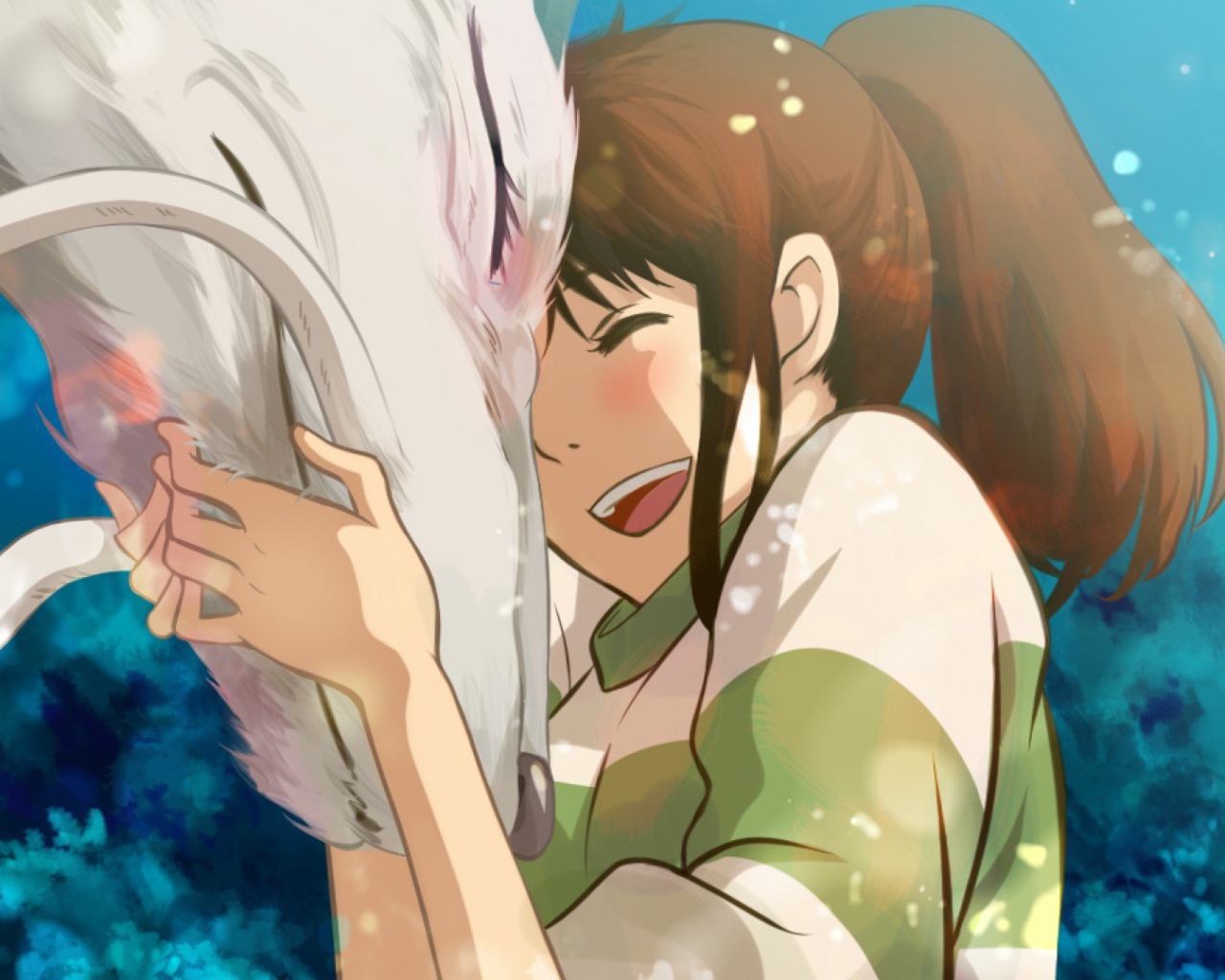 Девочка обнимает дракона в аниме Унесённые призраками