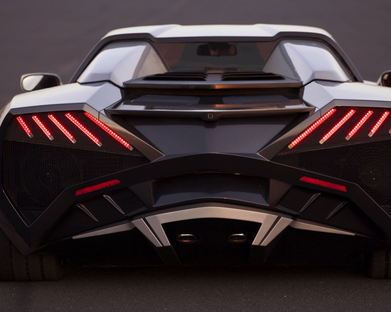 Автомобиль Arrinera Hussarya