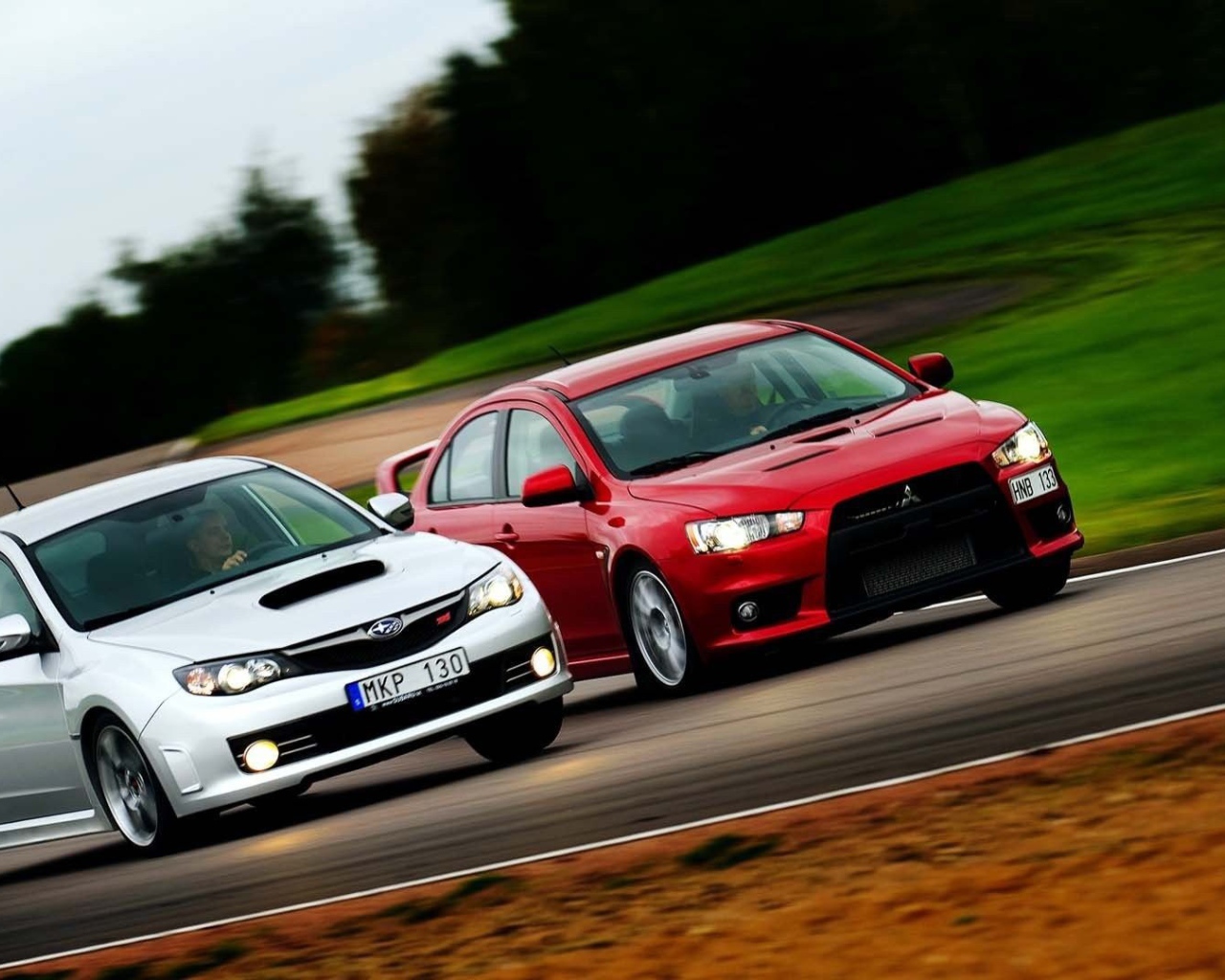 Соревнование Мицубиши и Субару