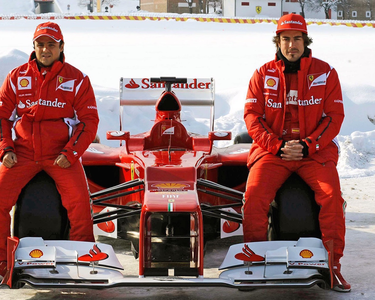 Гонщики Формулы 1 со своим автомобилем