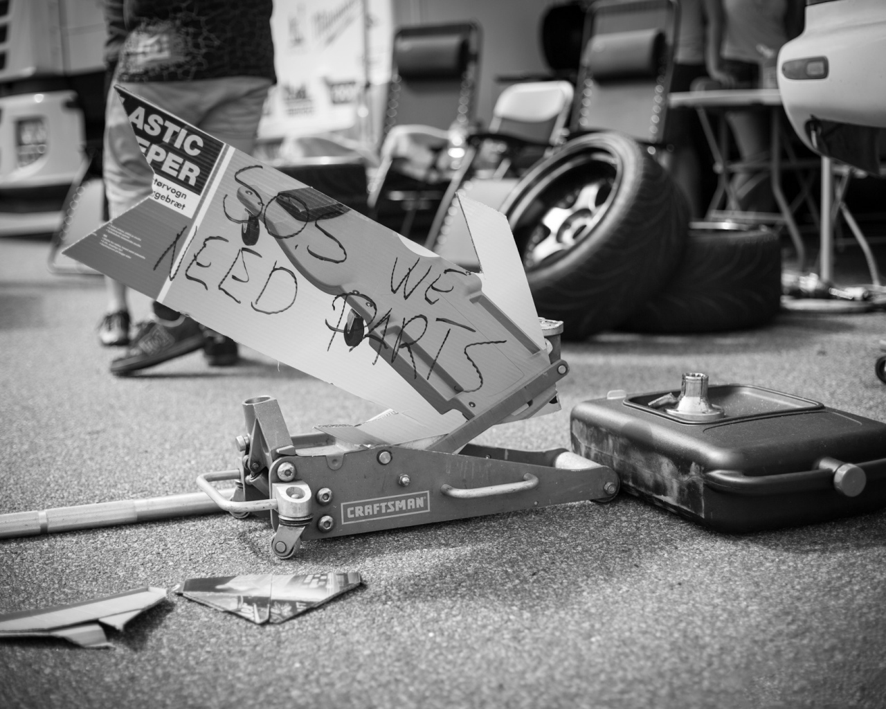 В автомастерской закончились запчасти