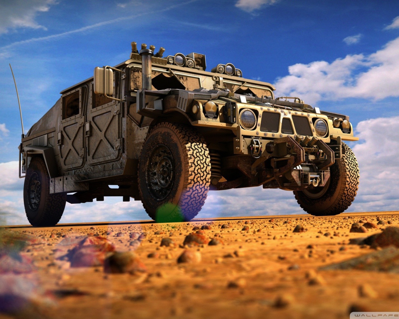 Военный Хаммер в пустыне