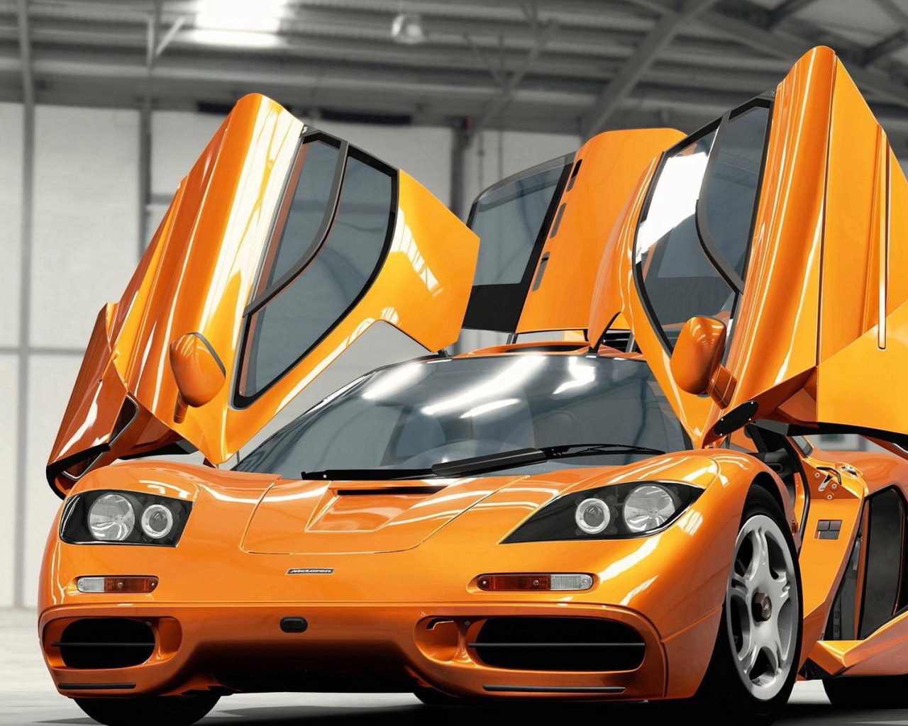 Оранжевый McLaren F1 Гиперкар