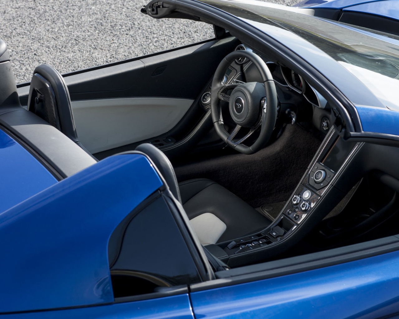 Салон кабриолета McLaren