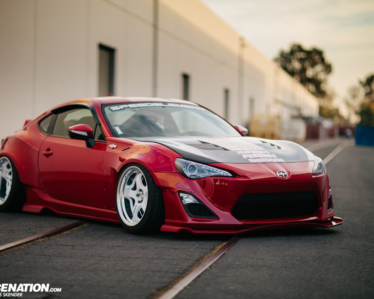 Scion на городской улице