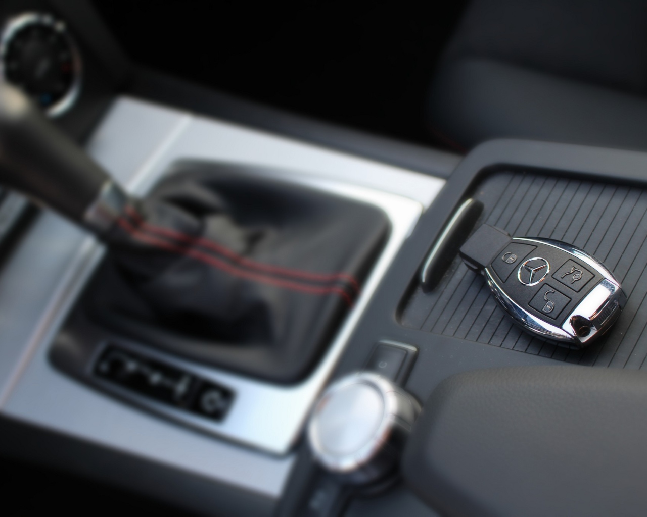 Интерьер дорогого автомобиля