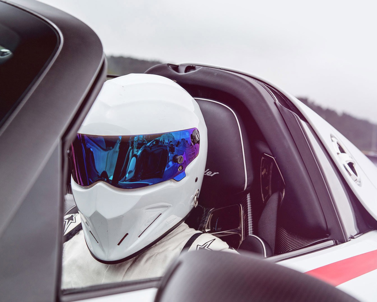 Гонщик в шлеме, программа Top Gear