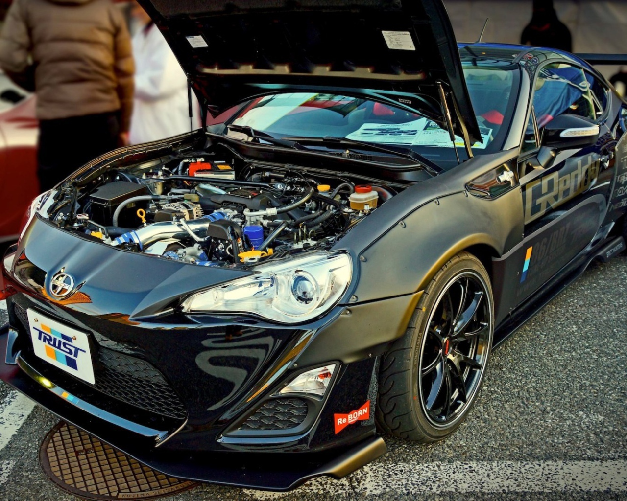 Под капотом автомобиля Scion