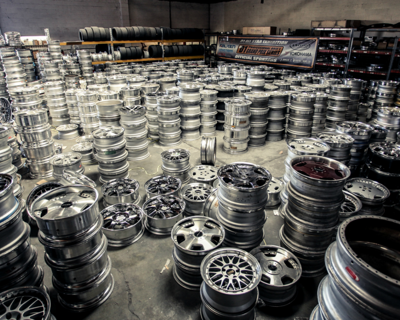 Склад автомобильных дисков